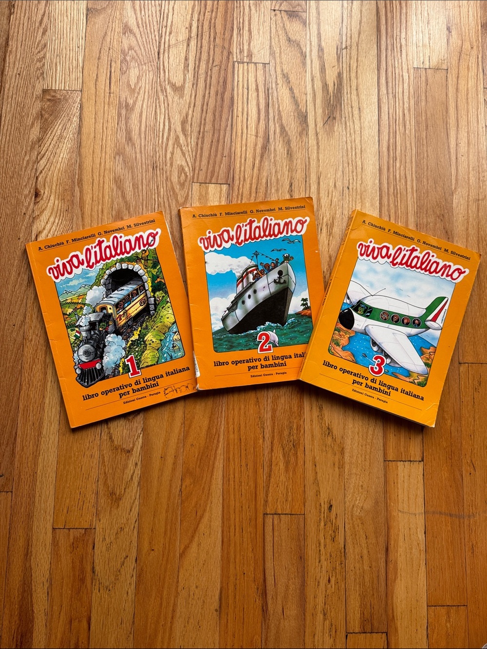 Viva l'italiano 1 -2-3 
Orange Children's Italian Language Book